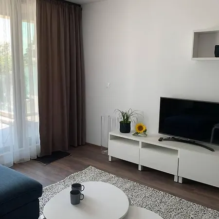Apartment 2 Bedroom Across The Sea Garden - Brand New, Parking Varna