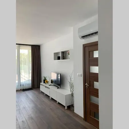 2 Bedroom Across The Sea Garden - Brand New, Parking * Varna