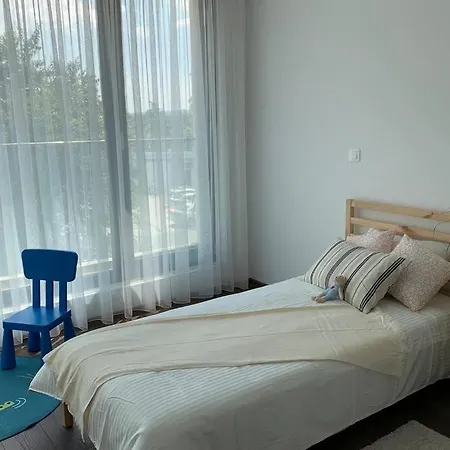 2 Bedroom Across The Sea Garden - Brand New, Parking * Varna