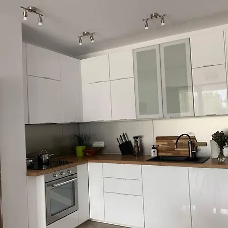 2 Bedroom Across The Sea Garden - Brand New, Parking * Varna