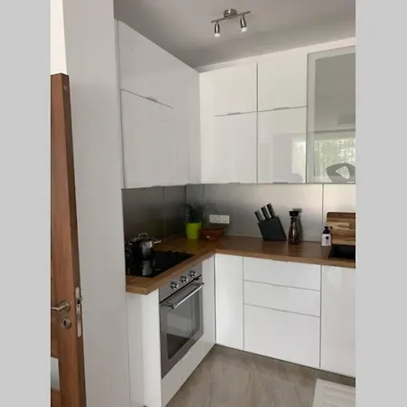 Apartment 2 Bedroom Across The Sea Garden - Brand New, Parking *